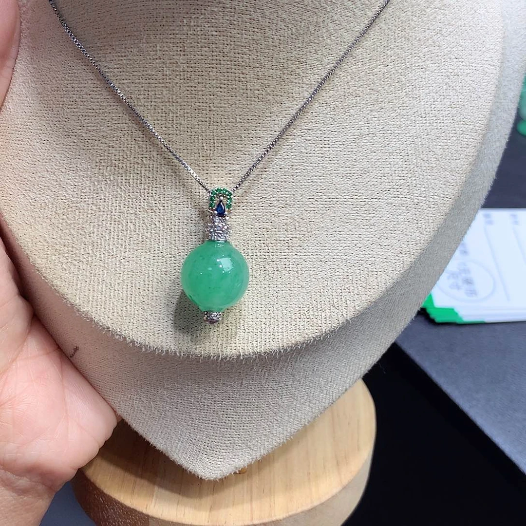 颈饰银S925镶嵌石英质玉（非洲翠）