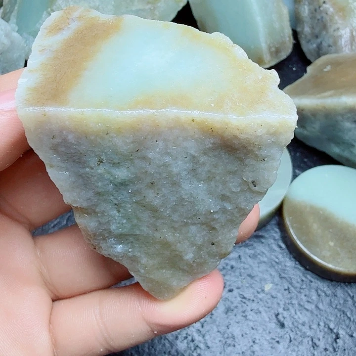 未镶嵌和田玉（糖玉）珠宝奇石