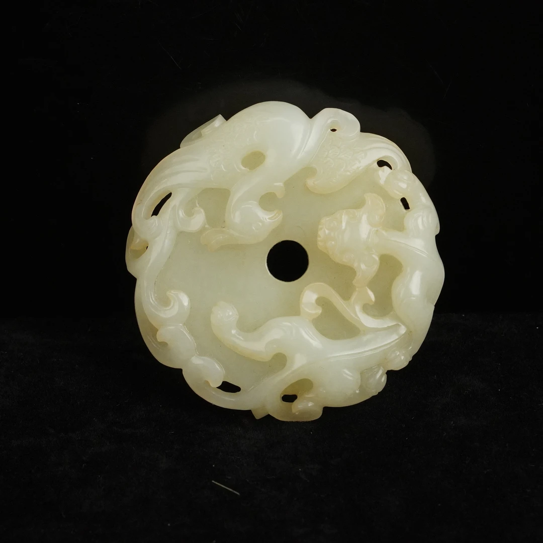 【清】白玉龙凤呈祥玉壁（直径6.8cm重103g）