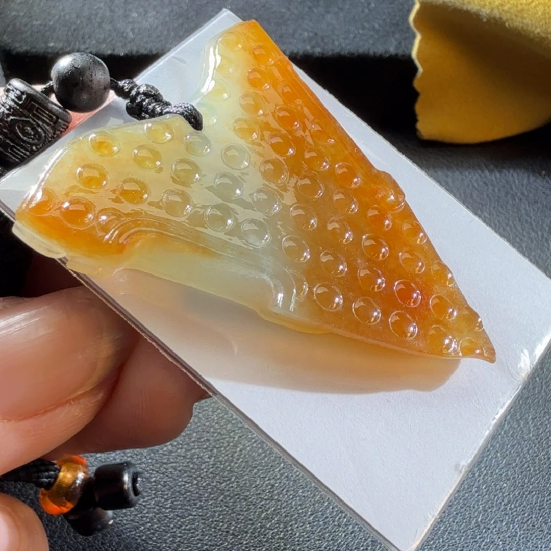 翡翠未镶嵌挂件珠光宝气