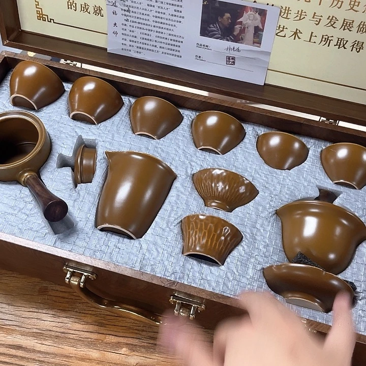 孤品茶具套装等。
