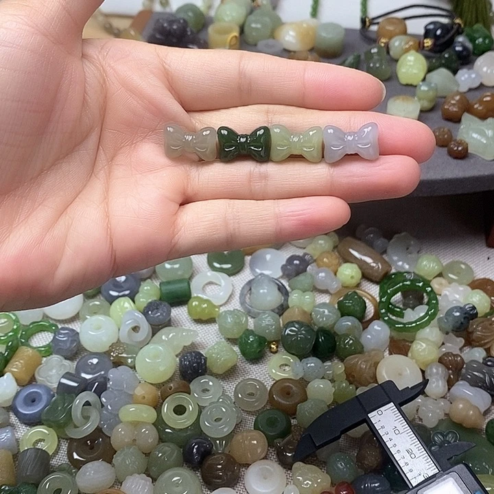 未镶嵌和田玉挂件蝴蝶结98一个多样性发其一