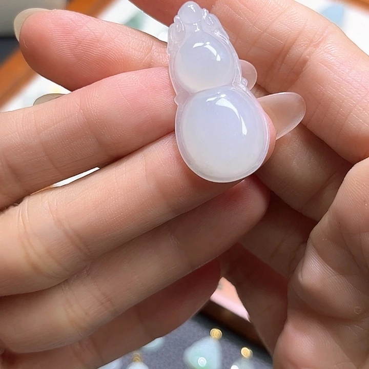 颈饰18K金镶嵌翡翠
