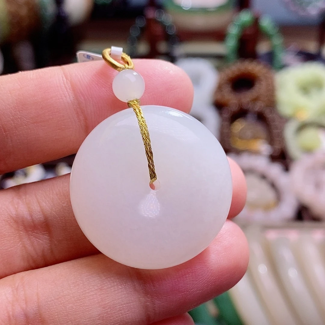 和田玉未镶嵌颈饰收藏级新疆羊脂白玉老矿料高冰金镶平安扣