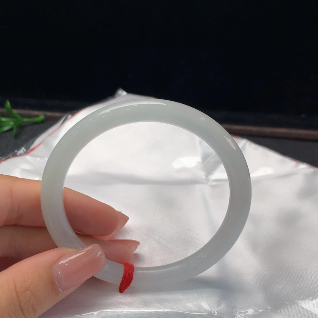 翡翠未镶嵌手镯缅甸A货翡翠 冰白月光圆条的55 56