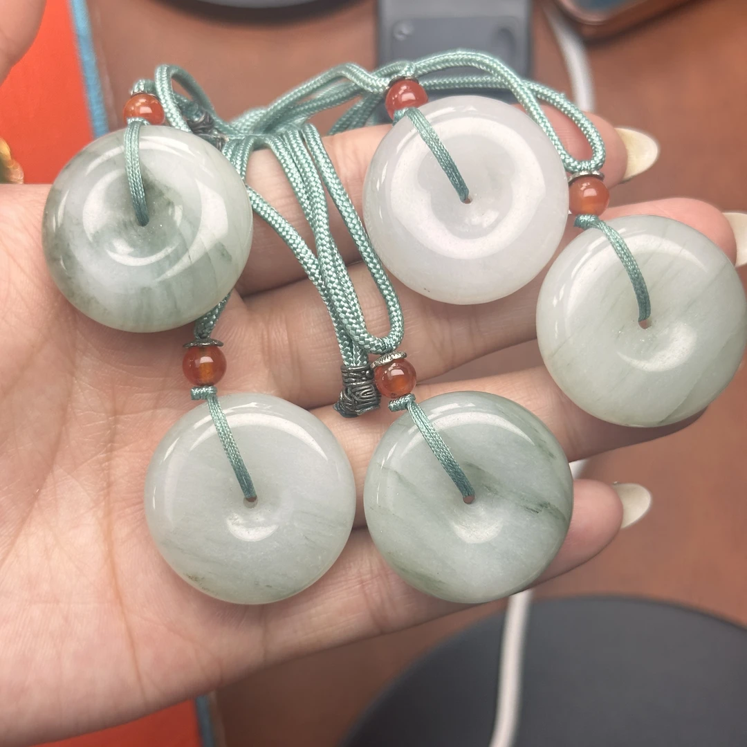 新疆天山金丝玉平安扣多样性发其一