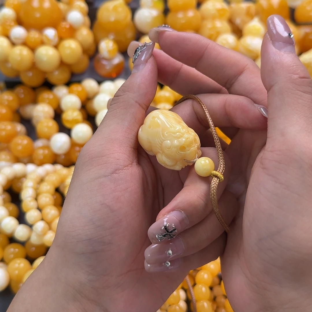 蜜蜡未镶嵌珠宝奇石