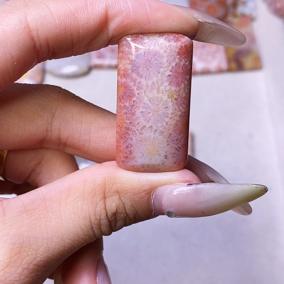 查罗石合金颈饰T***y