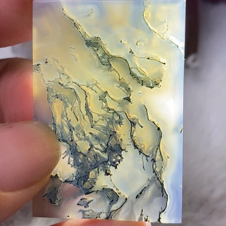 用***8玛瑙/玉髓未镶嵌颈饰