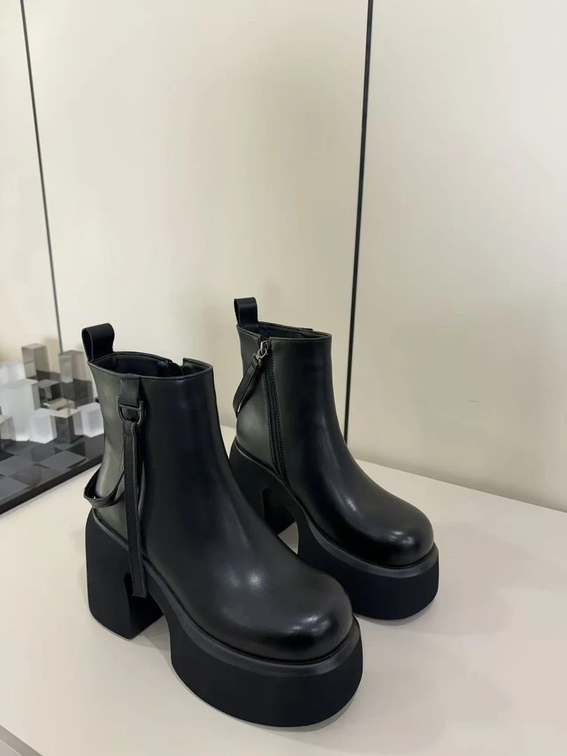 唐小肉常规厚底马丁靴百搭女靴欧若智性风百搭短靴11005-16秋冬