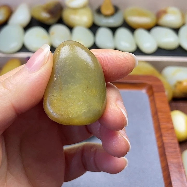 城***事和田玉未镶嵌颈饰