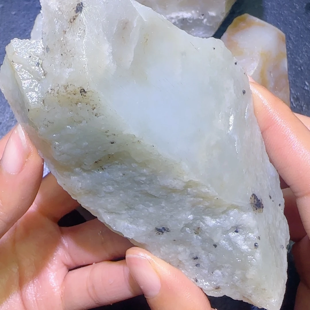 和田玉未镶嵌珠宝半成品