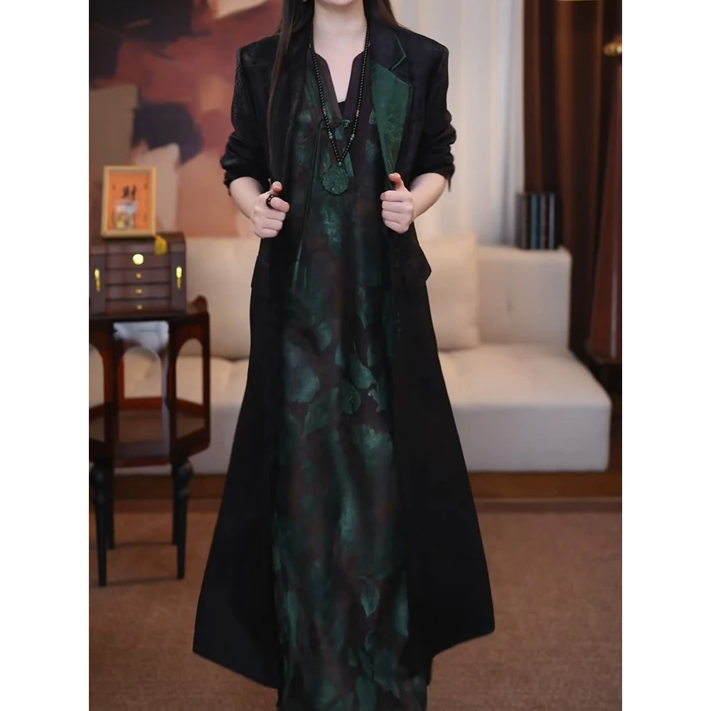 新中式中长款风衣2025秋新高端时尚百搭宽松遮肉提花盘扣廓形外套