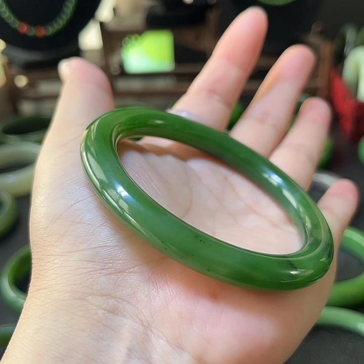 未镶嵌手镯和田玉（碧玉）