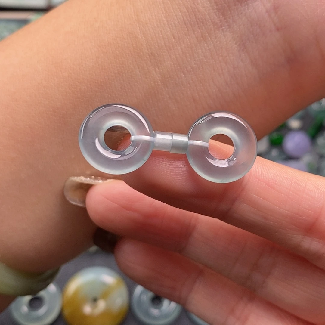 翡翠未镶嵌颈饰甜甜圈