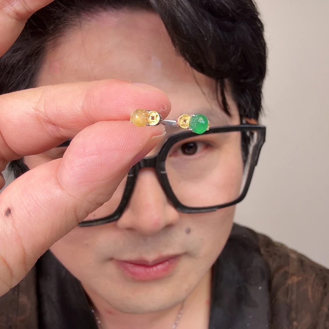 烟***店翡翠18K金镶嵌颈饰一件