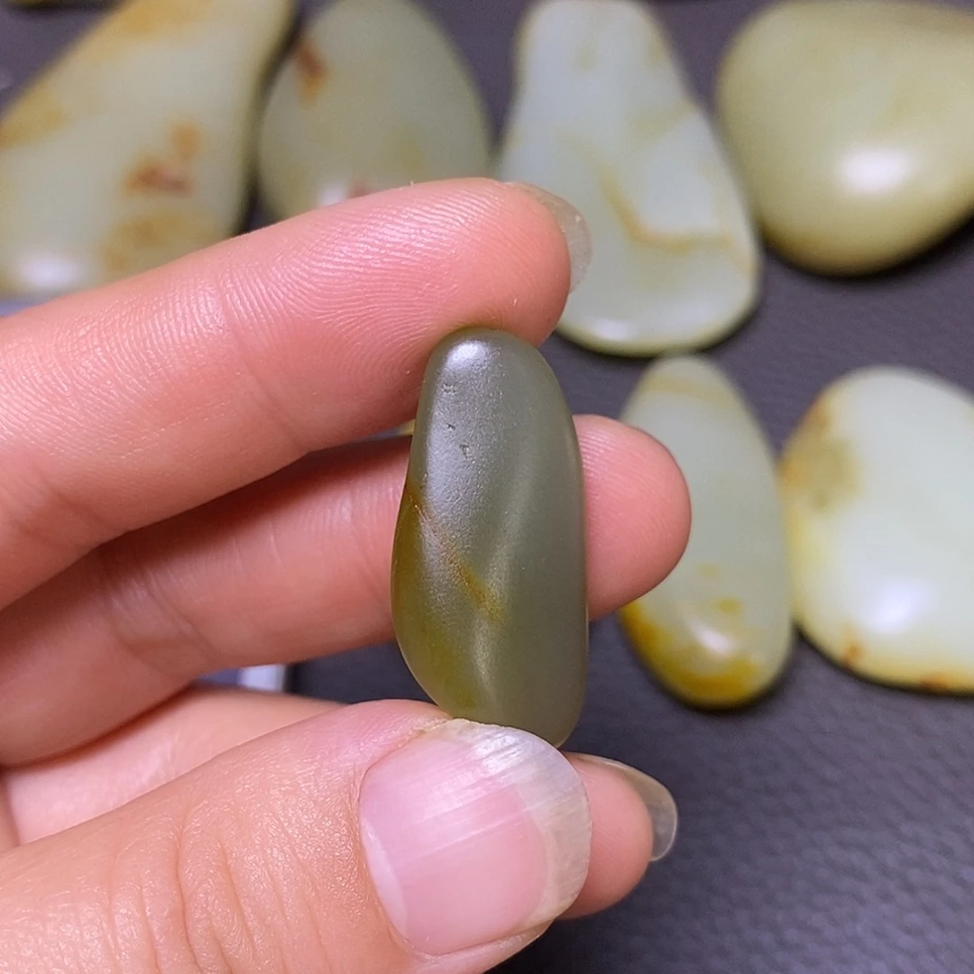 未镶嵌和田玉（糖玉）挂件