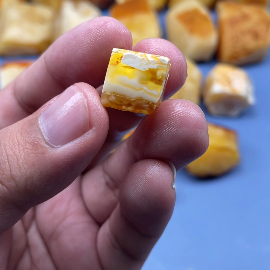 定制琥珀未镶嵌蜜蜡定制