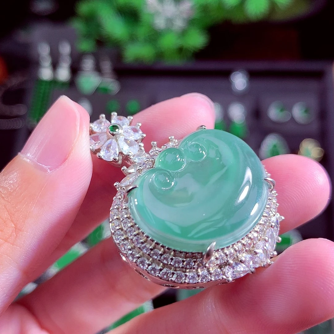 颈饰未镶嵌翡翠天然