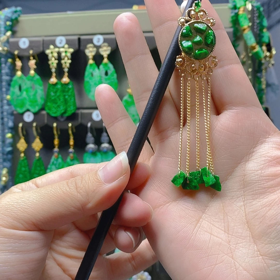 未镶嵌翡翠耳饰翡翠