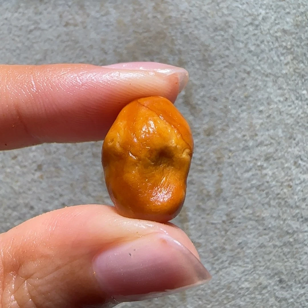 未镶嵌定制琥珀7****?专拍