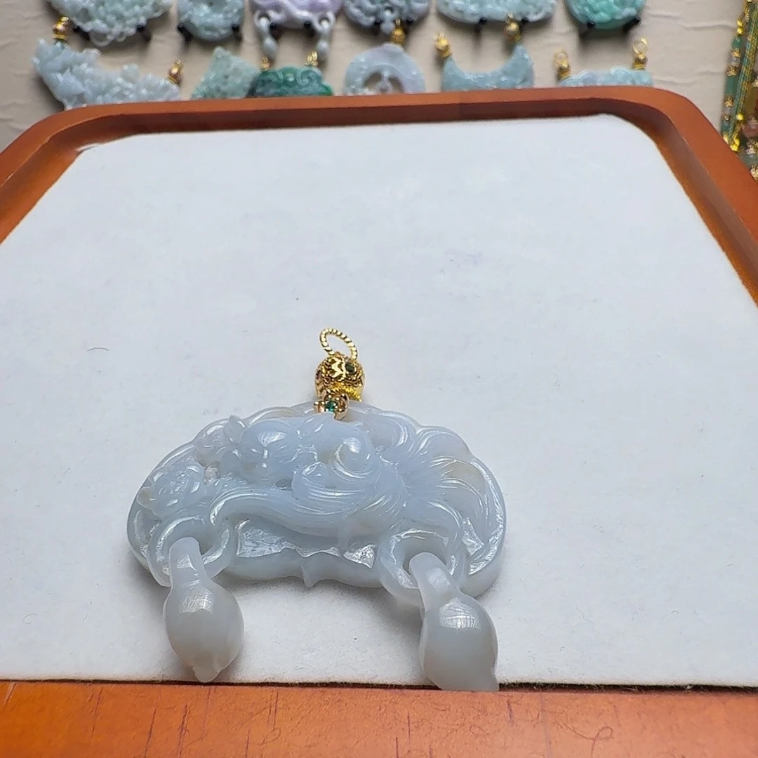 吊坠(赠链)未镶嵌翡翠