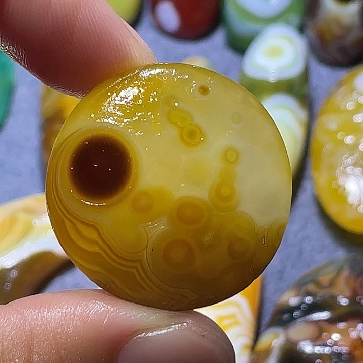 玛瑙/玉髓未镶嵌珠宝奇石