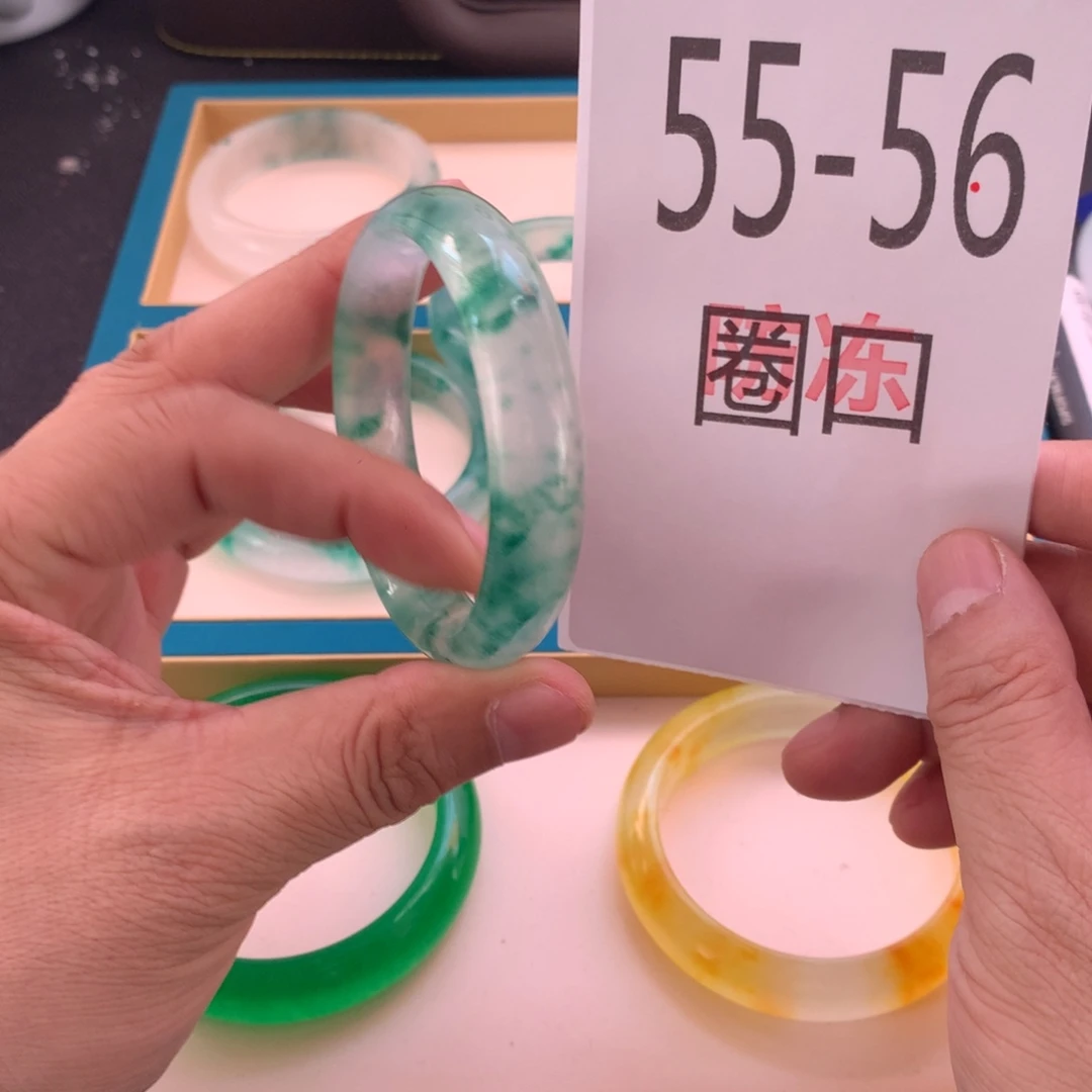 1石英岩玉手镯手镯