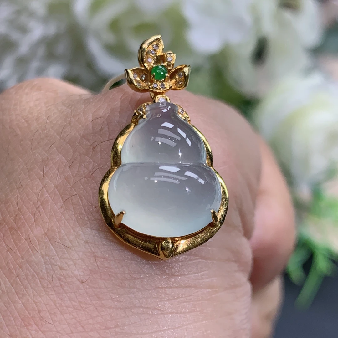 尺寸27.3×15.1×9.3缅甸天然翡翠A货18k高冰起光葫芦吊坠