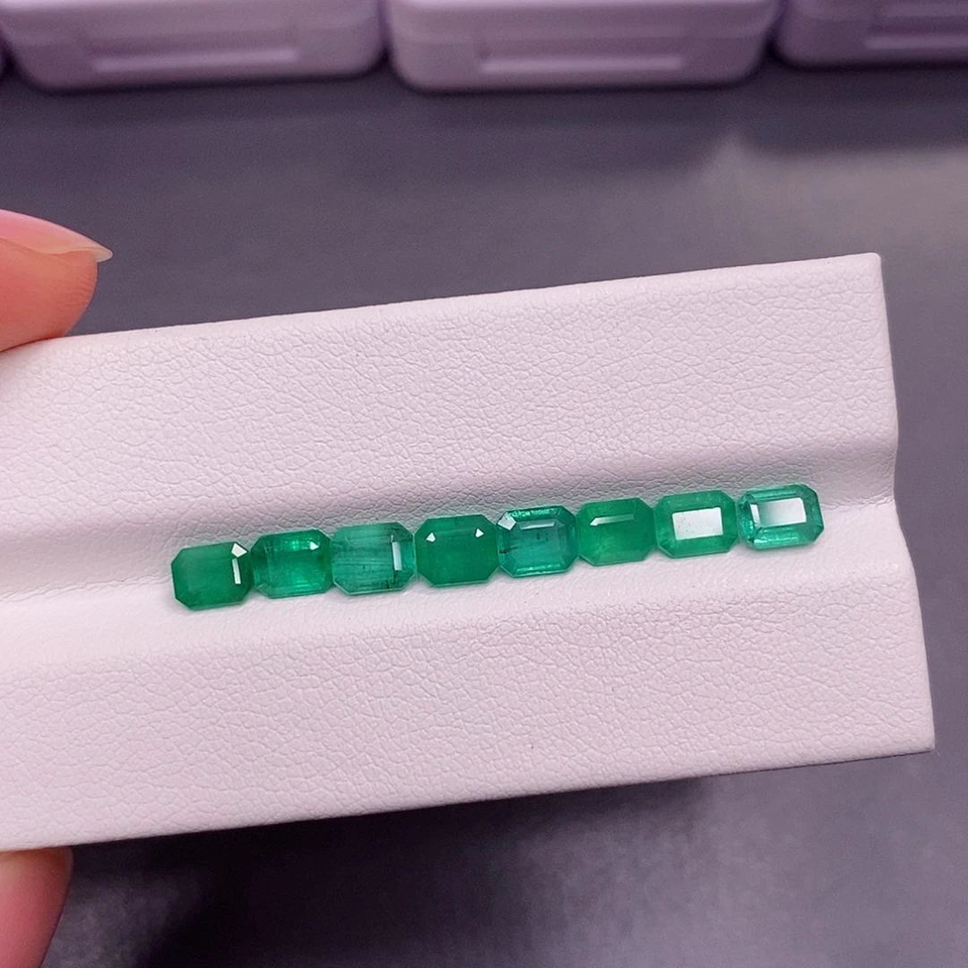 裸石祖母绿280一粒，仅供展示，挑好上定向