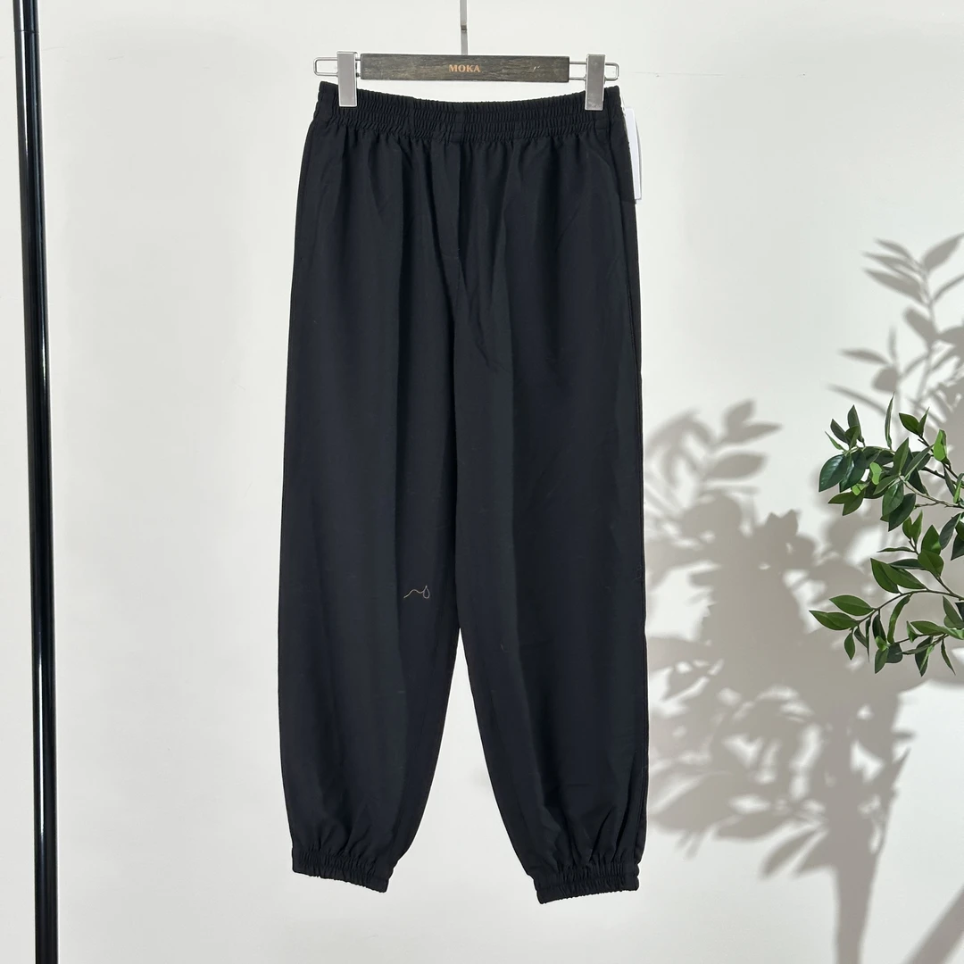 54%绵羊毛33%桑蚕丝13%氨纶裤子（231197）