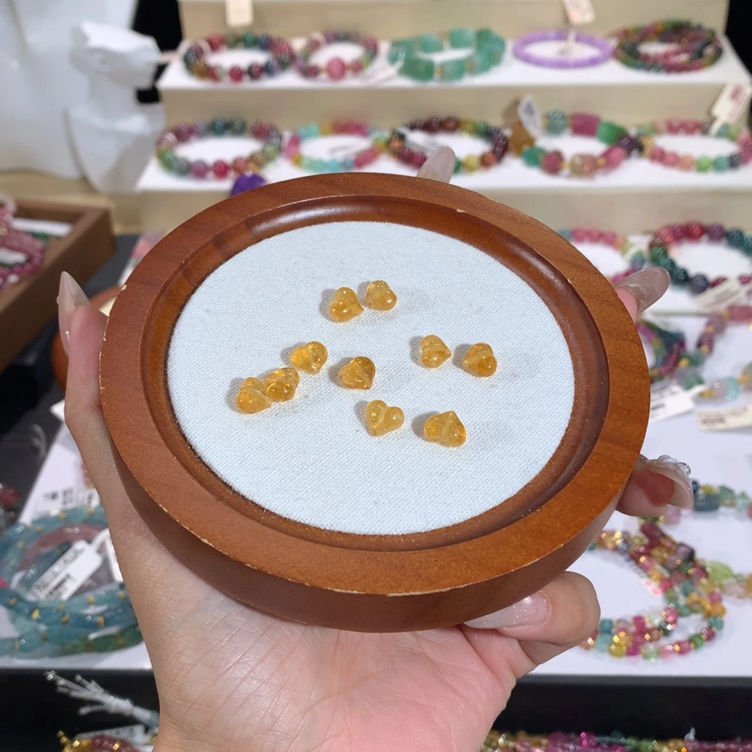 雕刻件未镶嵌碧玺多样性发其一