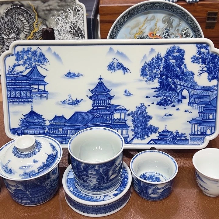 摆件景德镇陶瓷艺术展演厅及景德镇市