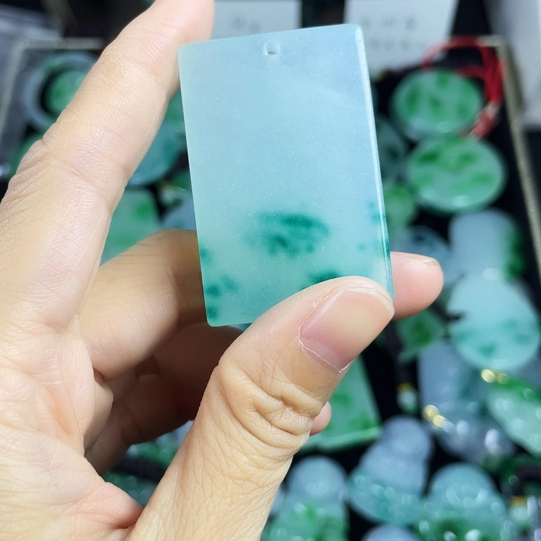 翡翠未镶嵌颈饰吊坠