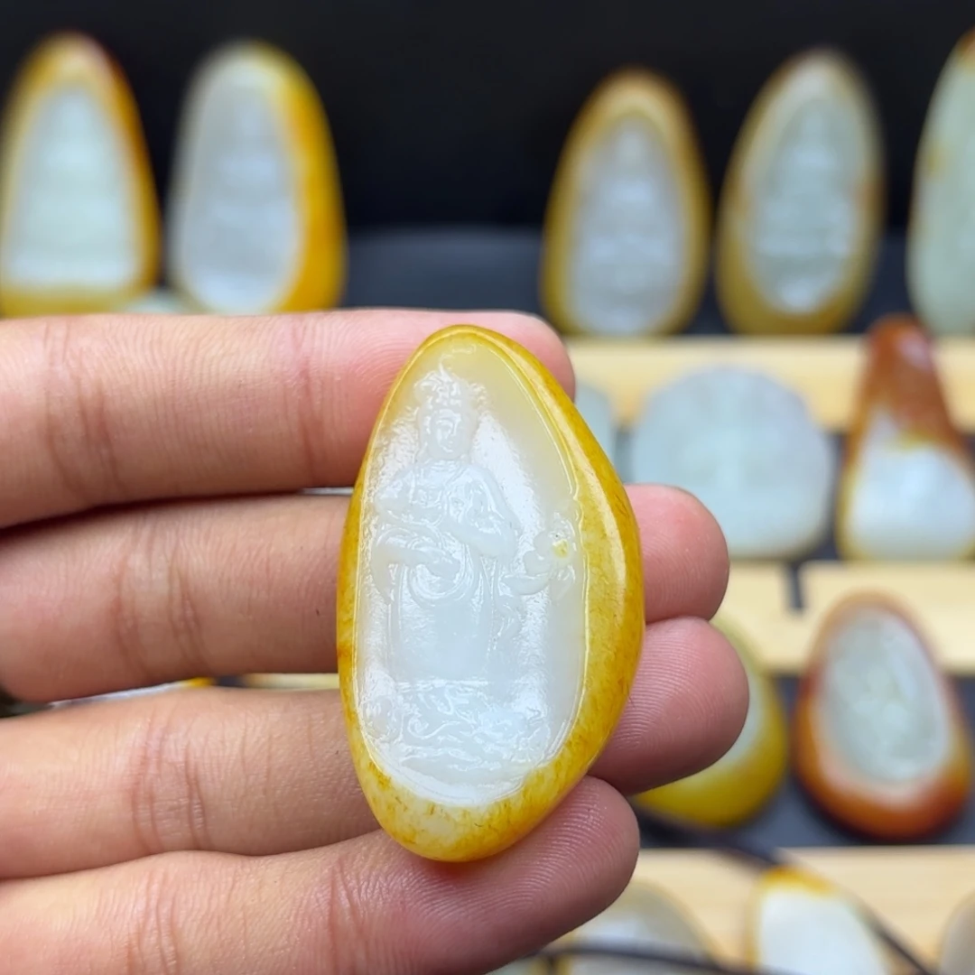 *****和田玉未镶嵌颈饰