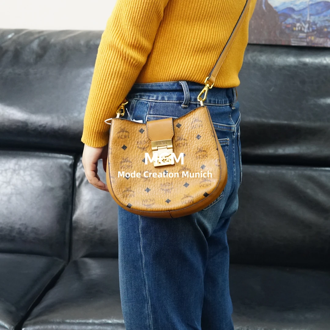 95新 MCM 干邑色斜挎包/BB12525087/5087