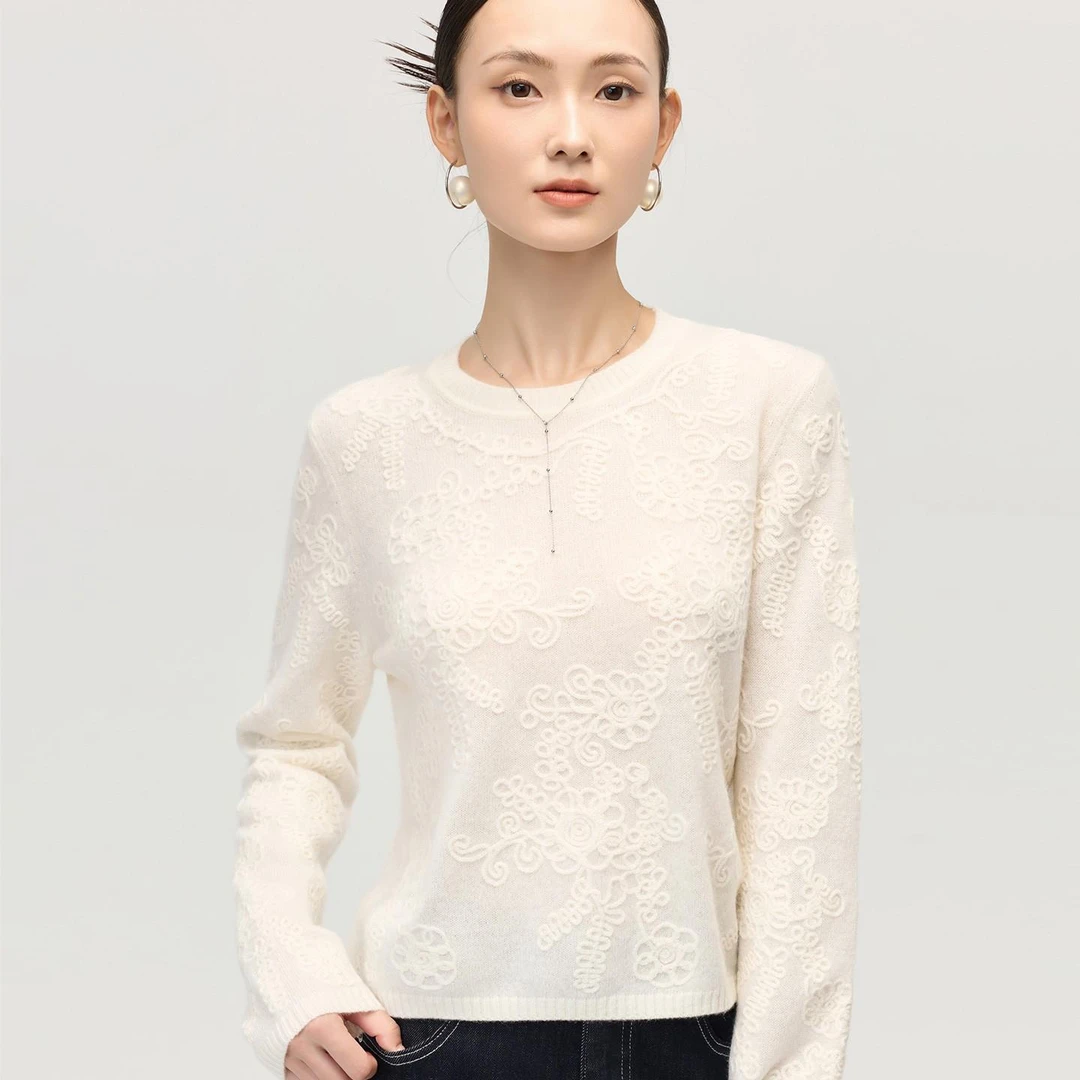 山羊绒毛衣女刺绣花纹圆领软糯亲肤2025新款复古风百搭针织毛衣