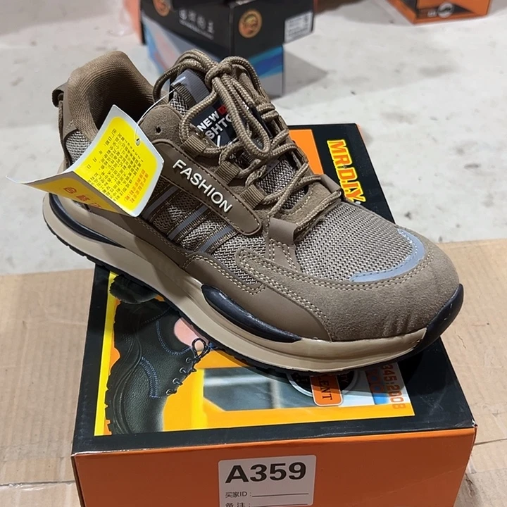 编码359号。40码微瑕防砸防刺劳保鞋