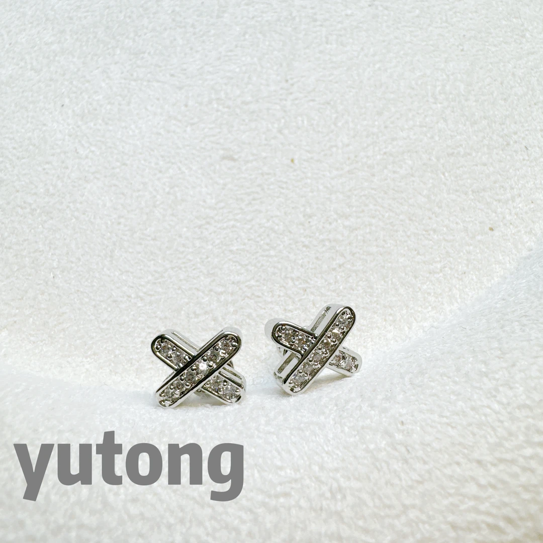 铜合金锆石耳饰 【雨桐轻奢饰品】设计款耳环YT03174