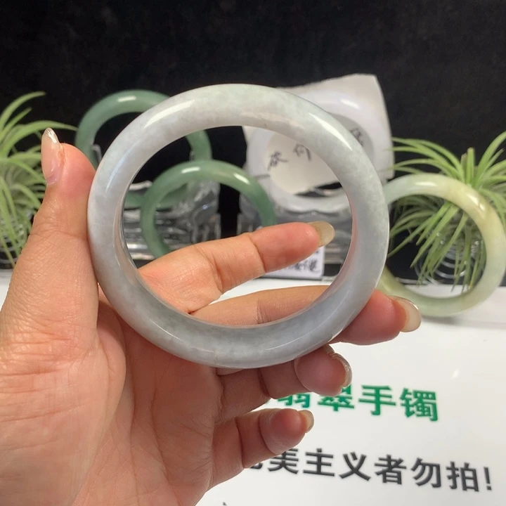 翡翠未镶嵌手镯81