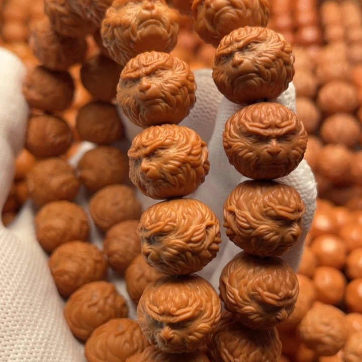 猴头核桃吊坠夜****鹰斗战胜佛