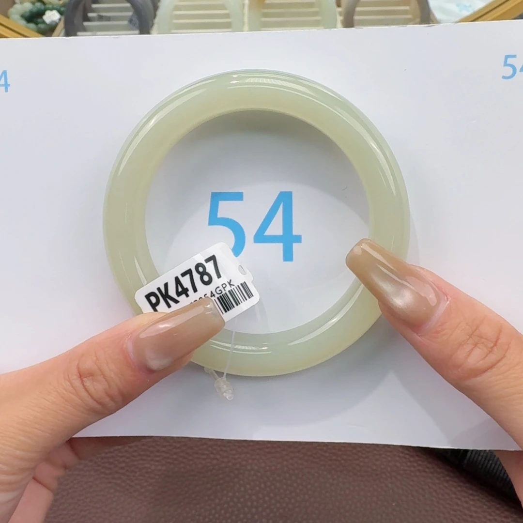 团***喵和田玉未镶嵌手镯