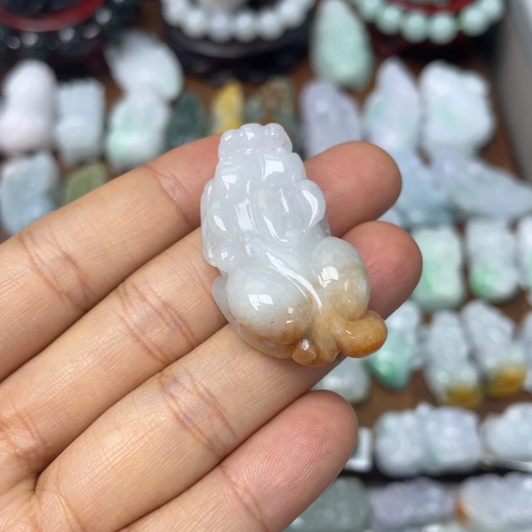 颈饰未镶嵌翡翠貔貅