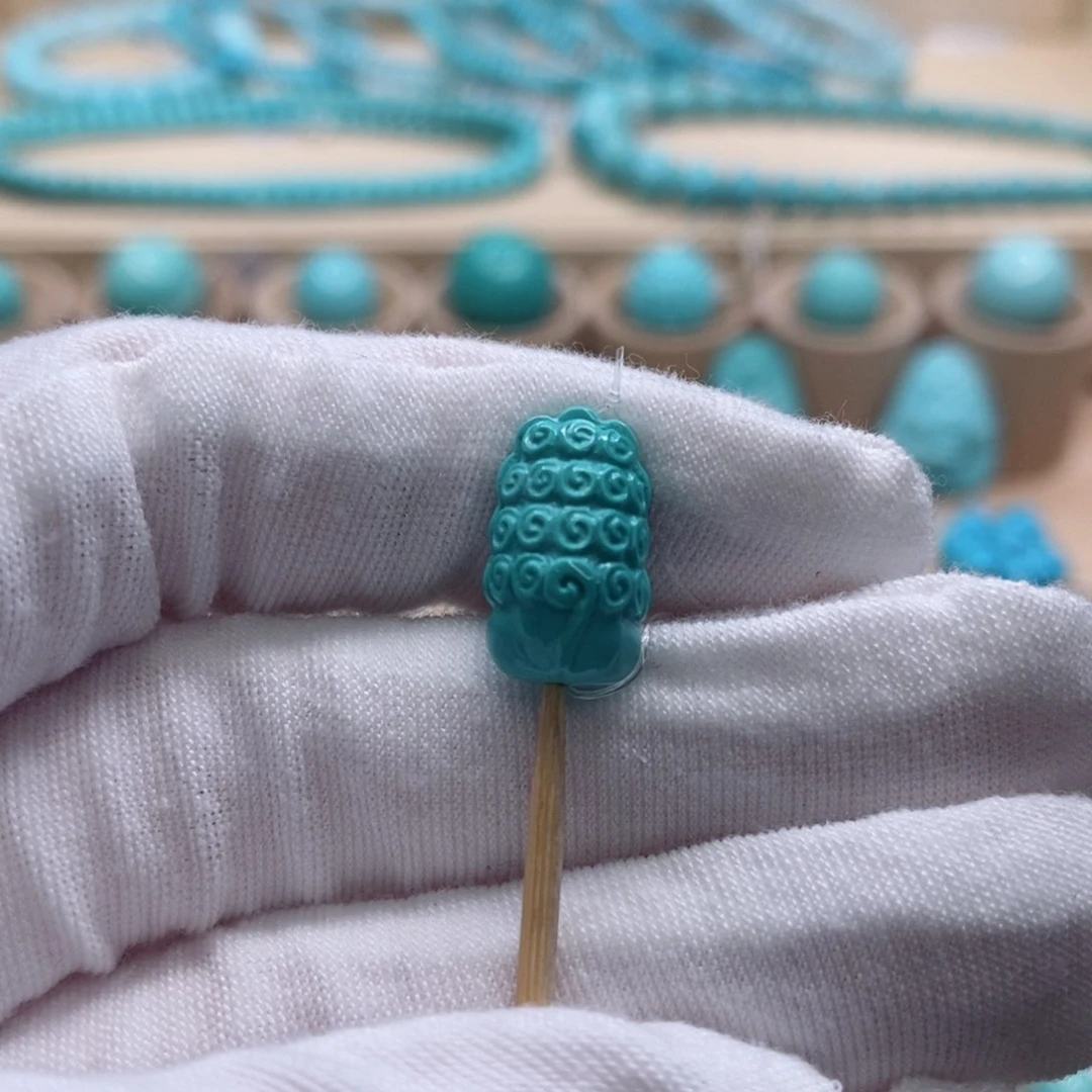 未镶嵌绿松石珠宝奇石