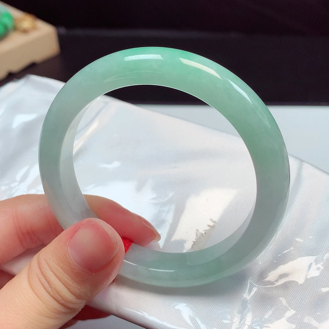 翡翠未镶嵌手镯1470