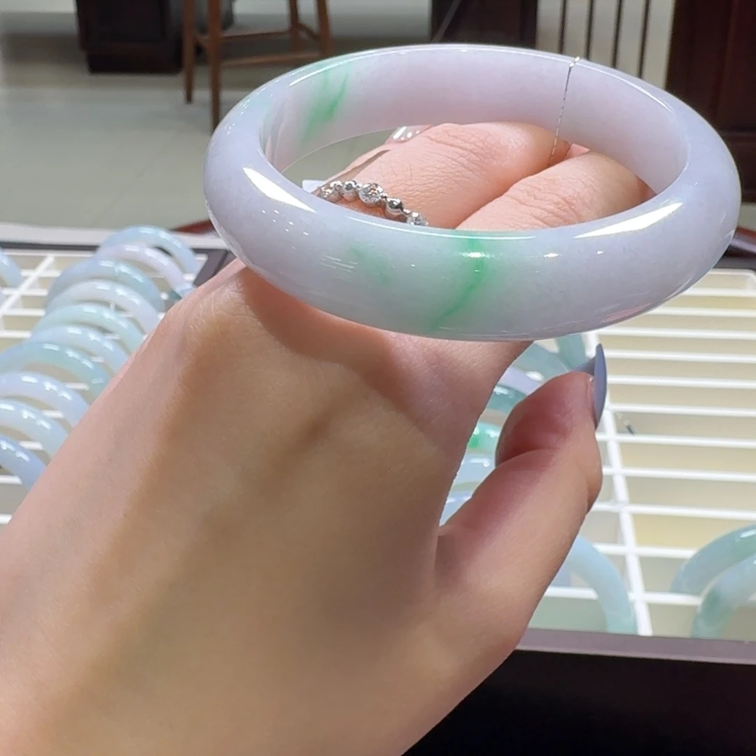 翡翠未镶嵌手镯紫底飘翠