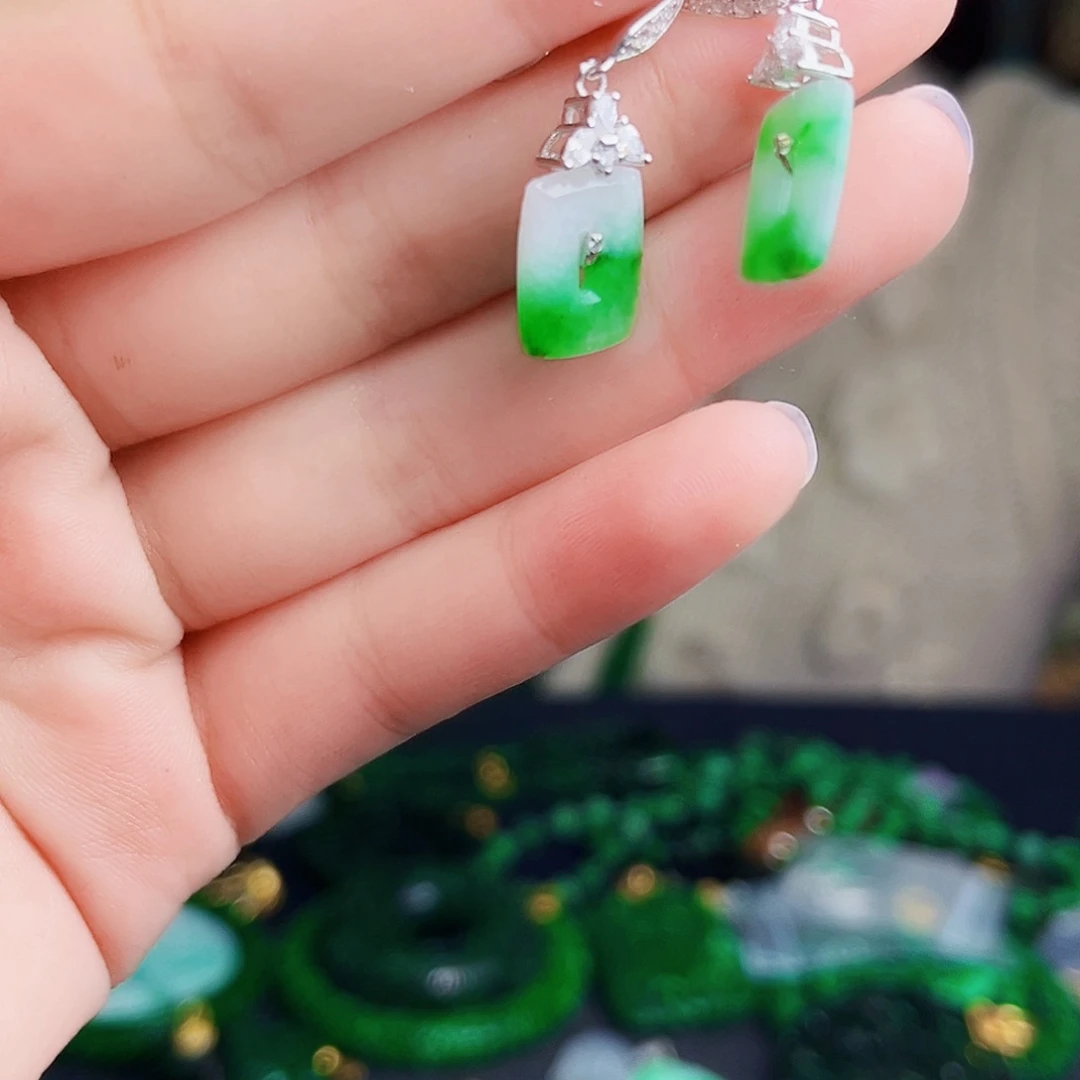 颈饰银S925镶嵌翡翠多样性