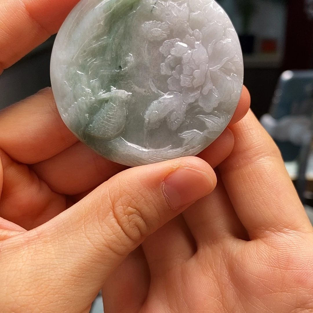 翡翠未镶嵌颈饰凤穿牡丹