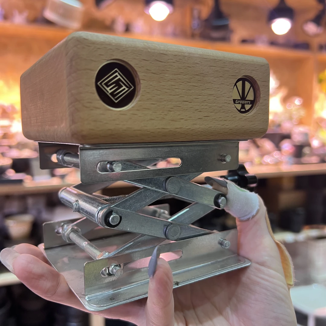 FFF333增高架创意手动升降架子木质加固