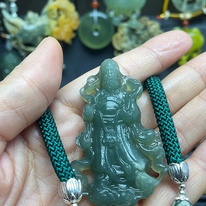 未镶嵌蛇纹石玉颈饰